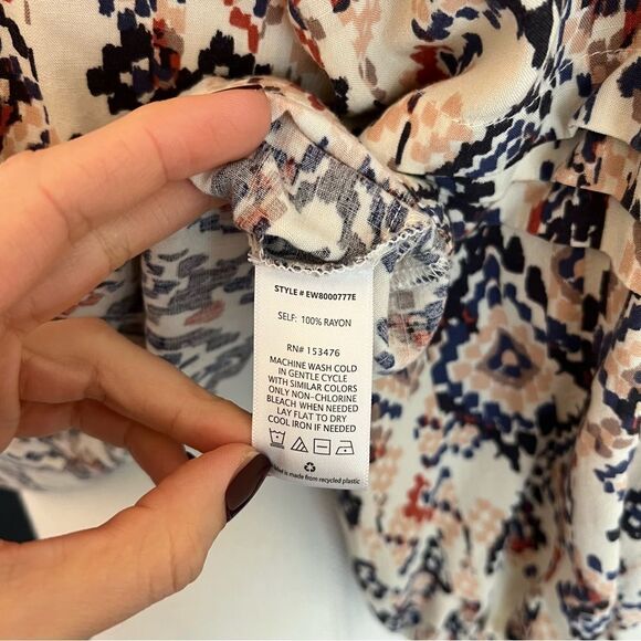 Evereve Layla Ikat Print Blouse Top Size XS - Picture 9 of 9